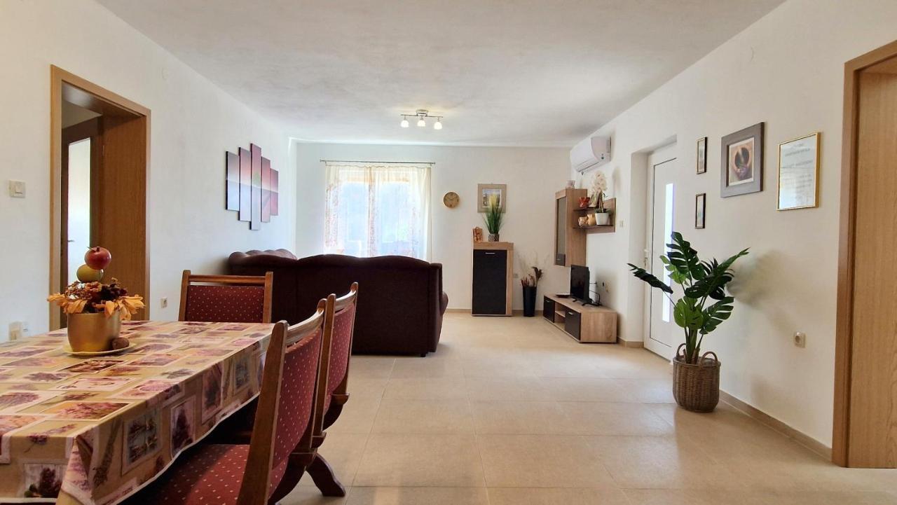 Apartment Katica Krk Town Bagian luar foto