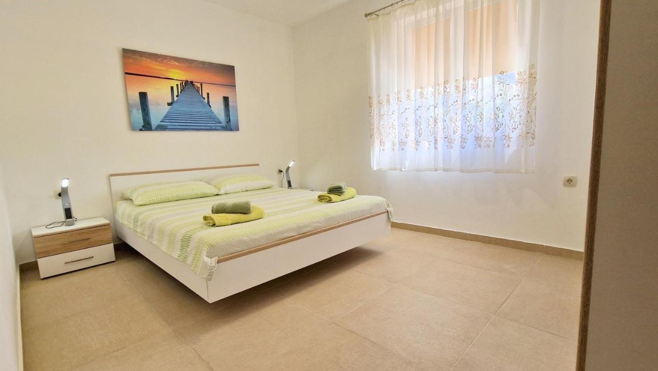 Apartment Katica Krk Town Bagian luar foto