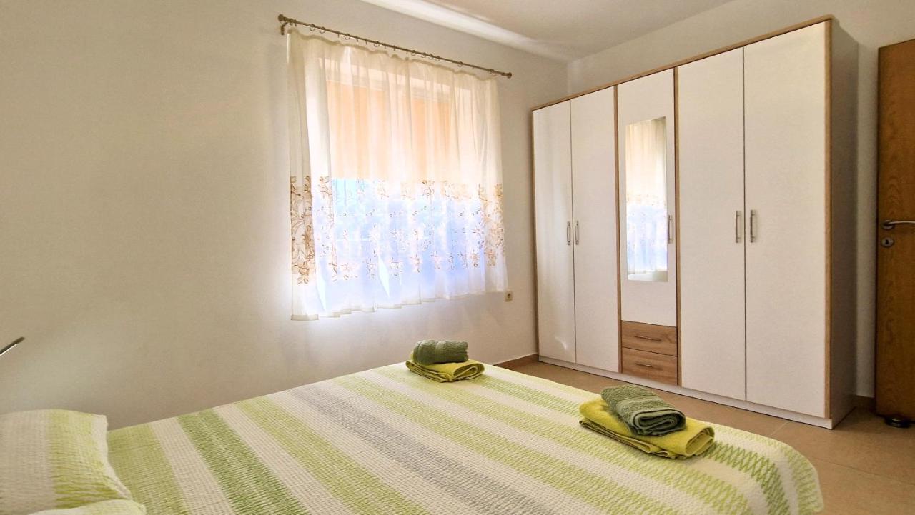 Apartment Katica Krk Town Bagian luar foto